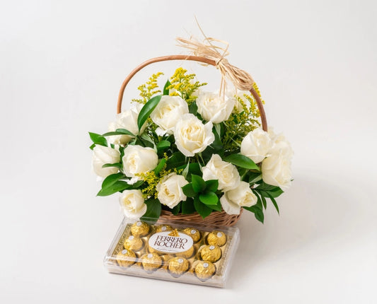 Cesta com 24 Rosas Brancas e Chocolate