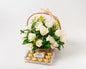 Cesta com 24 Rosas Brancas e Chocolate