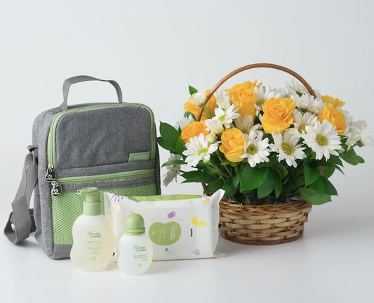 Cesta com Rosas Amarelas e Margaridas Brancas e Conjunto Natura Mamãe e Bebê